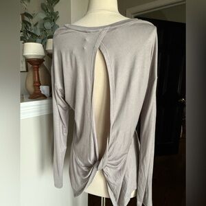 90 degree open back long sleeve yoga tshirt top M